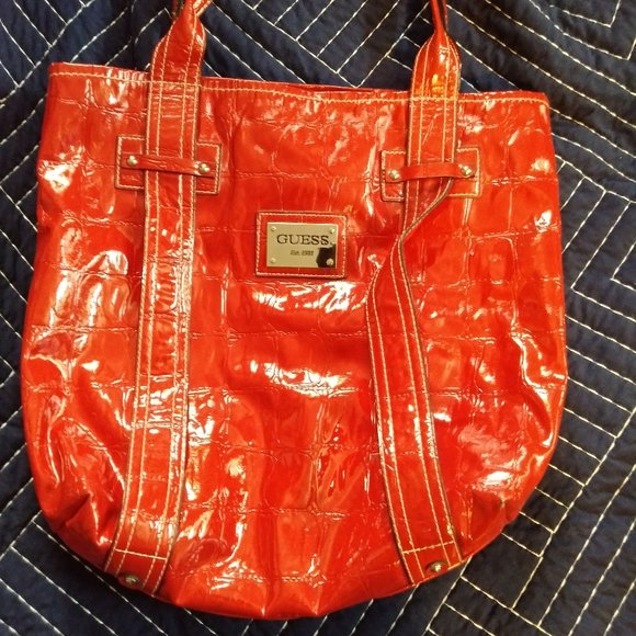 Bold Red Guess Shoulderbag - Picture 1 of 5
